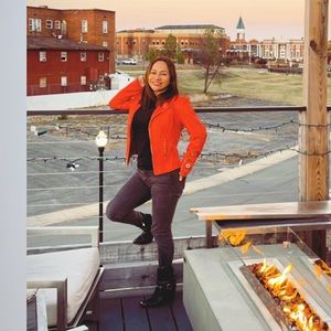 Meet your Posher, Anamaria